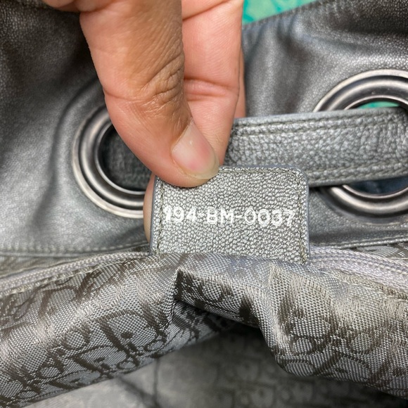 Dior Drawstring Can age Quilted leather bag - Picture 9 of 11